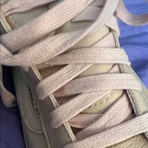 Pink Vans, beautiful shade, hard to photograph